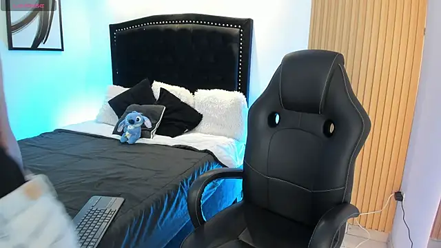 LiamWildx20 online show from July 24, 4:43 am