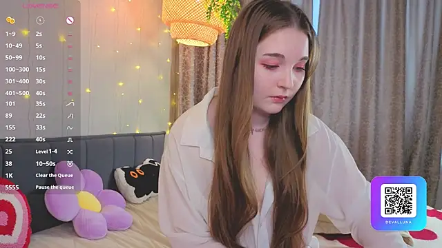 ConstanceHelms online show from April 10, 5:12 am