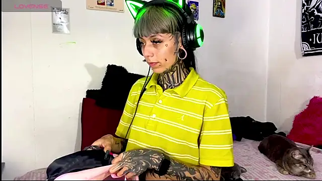 d3m0ny0 0 online show from March 28, 6:46 am