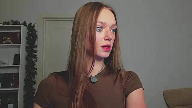 Snapshot of Sweet_Piece chatting on February 1, 11:25 pm Sweet Piece online show from February 1, 11:25 pm