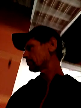 Snapshot of Dglo0000 chatting on September 13, 2:22 am Dglo0000 online show from September 13, 2:22 am