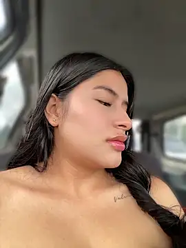 andrea gomes  online show from April 11, 3:49 pm