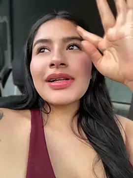 andrea gomes  online show from April 12, 8:47 pm