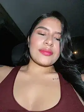 Snapshot of andrea_gomes_ chatting on April 25, 5:32 am andrea gomes online show from April 25, 5:32 am