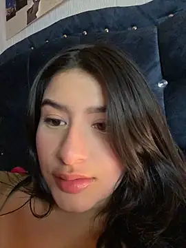Snapshot of andrea_gomes_ chatting on May 16, 7:27 am andrea gomes online show from May 16, 7:27 am
