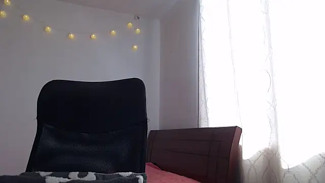 nalafoster online show from April 1, 1:41 pm