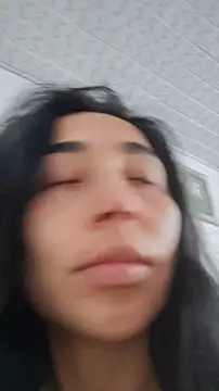 Elowyn online show from February 22, 3:32 pm