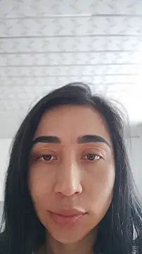 Elowyn online show from April 5, 3:20 pm