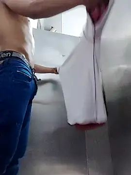 Pichoneterno online show from February 19, 11:23 pm