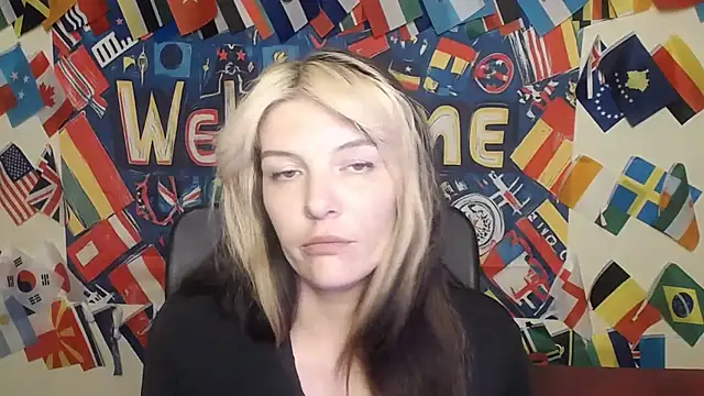 Snapshot of VanessaRey_ chatting on July 8, 6:18 am VanessaRey online show from July 8, 6:18 am