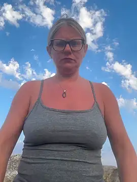 Snapshot of lady_gloria69 chatting on June 20, 7:16 pm lady gloria69 online show from June 20, 7:16 pm