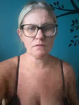 Snapshot of lady_gloria69 chatting on July 22, 7:27 pm lady gloria69 online show from July 22, 7:27 pm