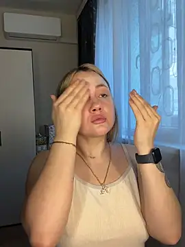 mollygirll online show from April 6, 3:13 pm