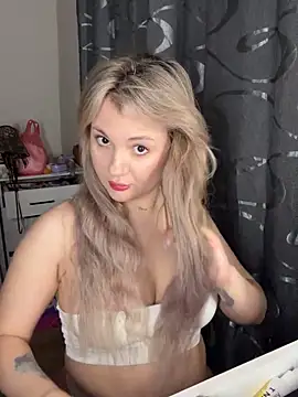 mollygirll online show from April 27, 9:24 pm