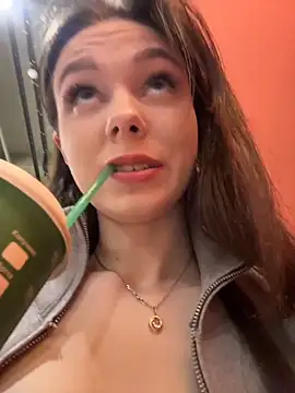 MilaBee online show from February 21, 11:22 am