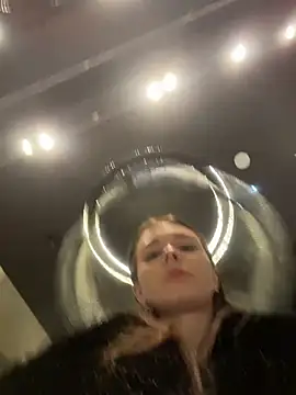 MilaBee online show from March 21, 5:12 am