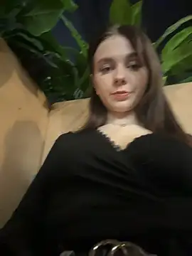 MilaBee online show from April 1, 7:42 am