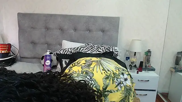 Snapshot of ScarlettGreen_ chatting on May 4, 11:17 am ScarlettGreen online show from May 4, 11:17 am
