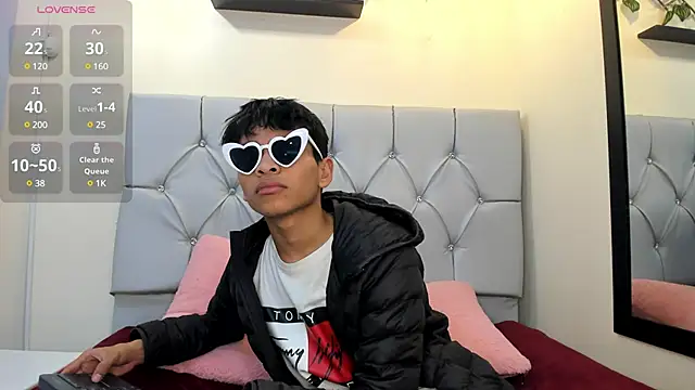 Snapshot of Ethan_Westt chatting on March 21, 5:34 pm Ethan Westt online show from March 21, 5:34 pm