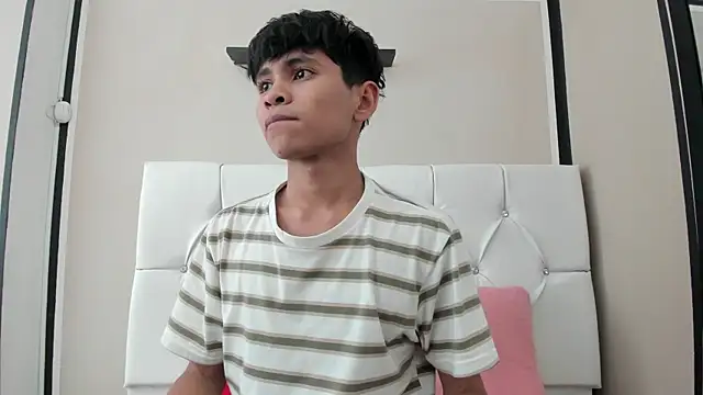 Snapshot of Ethan_Westt chatting on September 22, 8:55 pm Ethan Westt online show from September 22, 8:55 pm