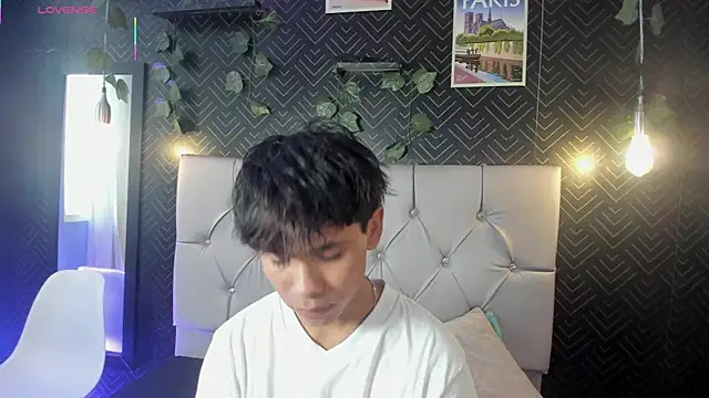 Snapshot of Ethan_Westt chatting on May 18, 9:42 pm Ethan Westt online show from May 18, 9:42 pm