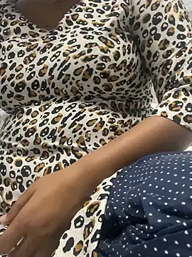 Snapshot of Roshni_cam55 chatting on March 17, 5:38 pm Roshni cam55 online show from March 17, 5:38 pm