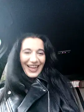 lovelarisa2025 online show from March 17, 3:40 pm