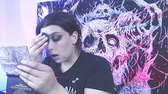 mikaskullcs online show from April 14, 4:57 pm