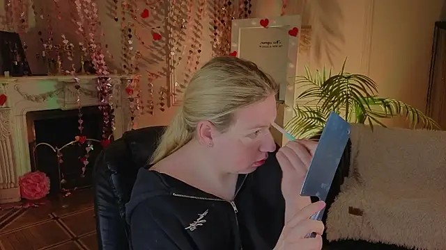 Jes Solar online show from February 28, 10:11 pm