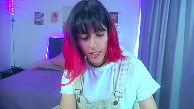 Snapshot of goth_minerva chatting on April 20, 1:36 pm goth minerva online show from April 20, 1:36 pm