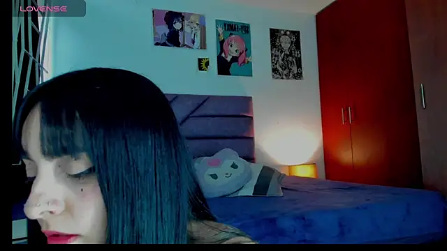 Snapshot of KARINNA__RAVEN chatting on May 21, 9:44 pm KARINNA RAVEN online show from May 21, 9:44 pm