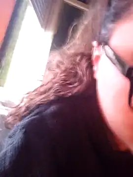 Snapshot of myla_rommer1 chatting on May 7, 10:53 am myla rommer1 online show from May 7, 10:53 am