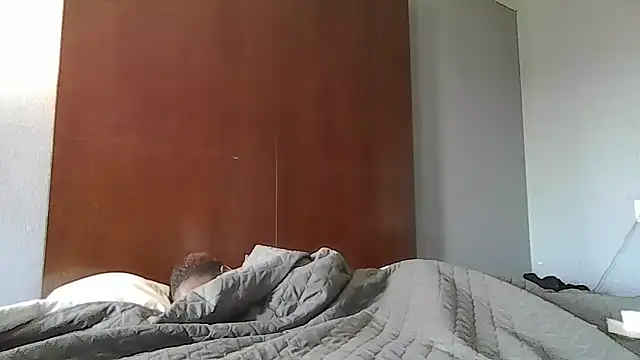 msvelvet20 online show from March 18, 11:20 pm