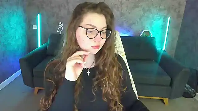 LuxSopphia online show from April 12, 7:08 pm