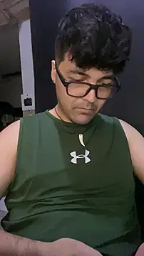 Snapshot of Freakydrag chatting on November 18, 4:06 am Freakydrag online show from November 18, 4:06 am