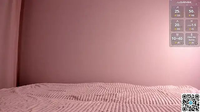 emmelieflorence online show from November 11, 5:35 pm