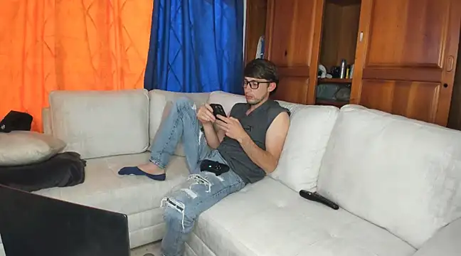 laurent 01 online show from March 22, 10:04 pm