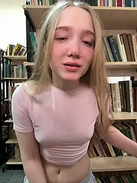 Snapshot of bambi_lu chatting on May 20, 4:13 pm bambi lu online show from May 20, 4:13 pm