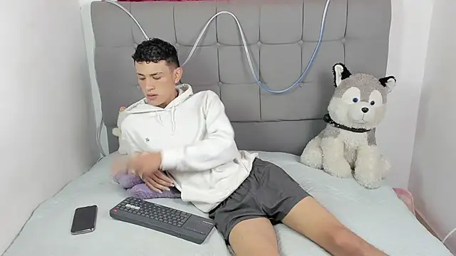 jeims hotboy online show from July 11, 2:31 pm