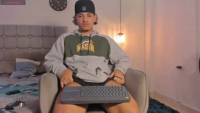 samxx muscle online show from December 1, 2:00 pm