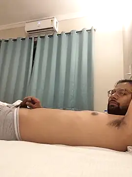 UAjit online show from November 2, 7:05 pm