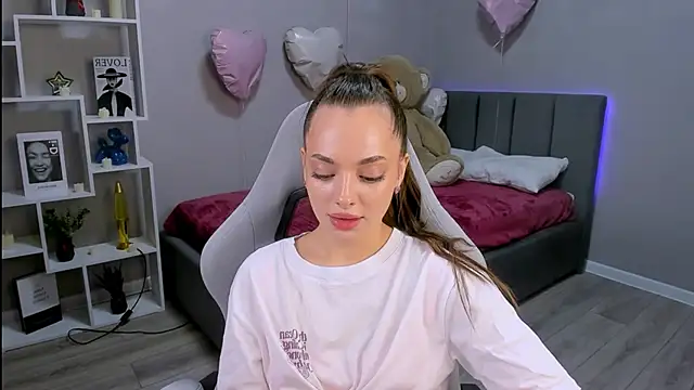 MelanieAlves online show from March 27, 2:28 pm