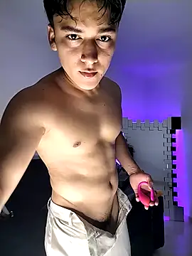 Snapshot of THE_LITTLE_LIAM chatting on October 8, 11:46 pm THE LITTLE LIAM online show from October 8, 11:46 pm