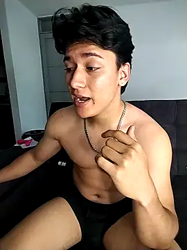 Snapshot of THE_LITTLE_LIAM chatting on October 30, 1:12 pm THE LITTLE LIAM online show from October 30, 1:12 pm