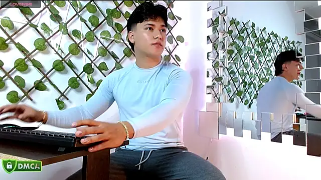 Snapshot of THE_LITTLE_LIAM chatting on March 22, 10:13 pm THE LITTLE LIAM online show from March 22, 10:13 pm