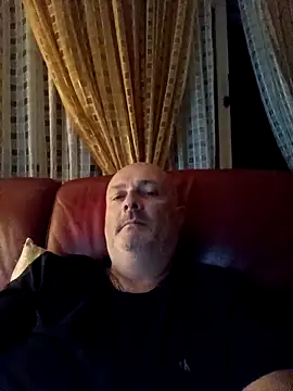 Alexis Bull online show from September 18, 10:34 pm