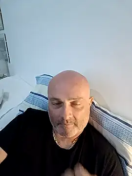 Alexis Bull online show from October 3, 6:16 pm