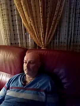 Alexis Bull online show from October 9, 9:35 pm