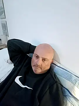 Alexis Bull online show from November 21, 4:16 pm