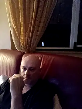 Alexis Bull online show from February 9, 11:20 pm